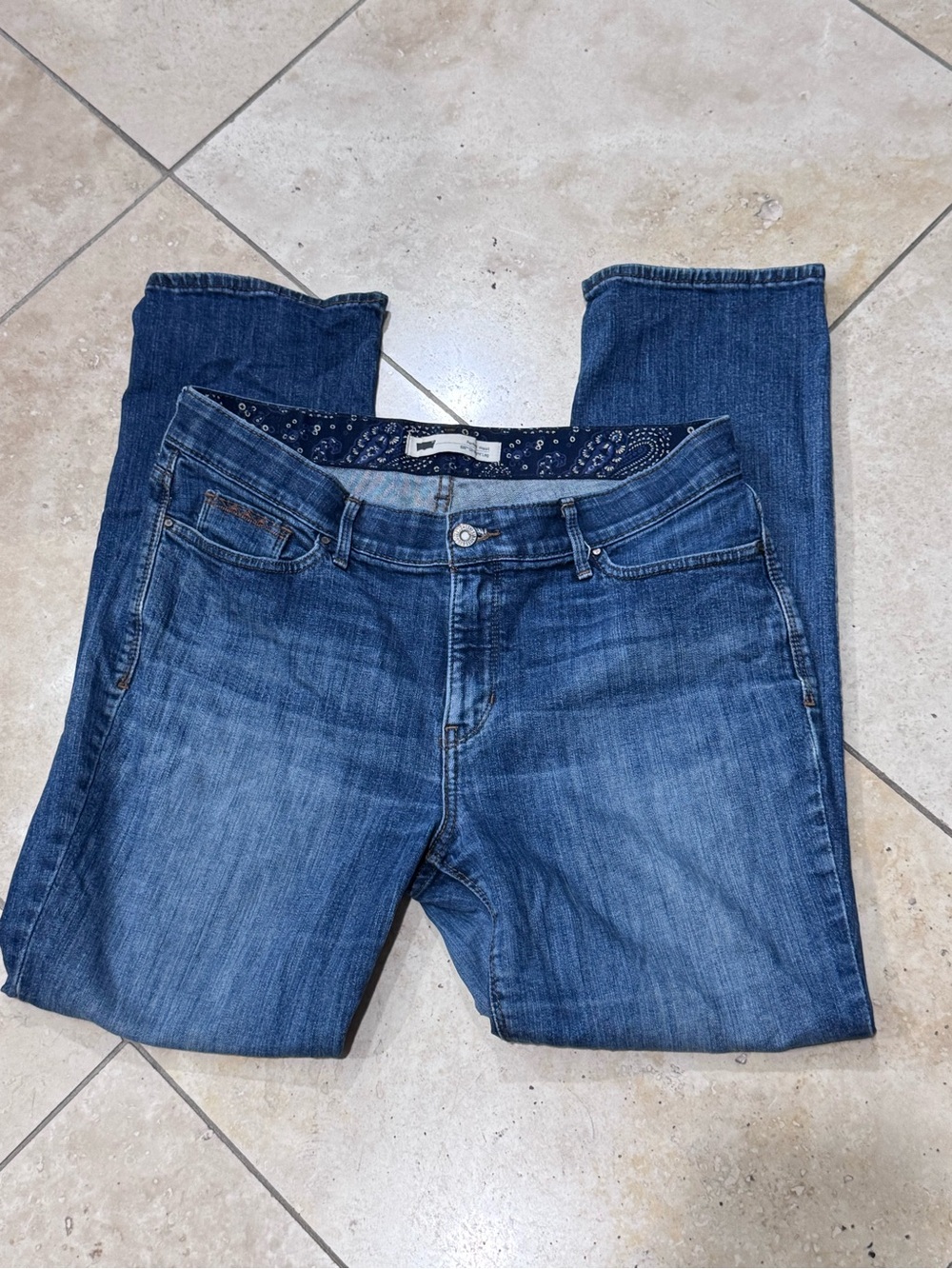 Levi’s Women’s Blue Denim Jeans - Classic Mid Wash